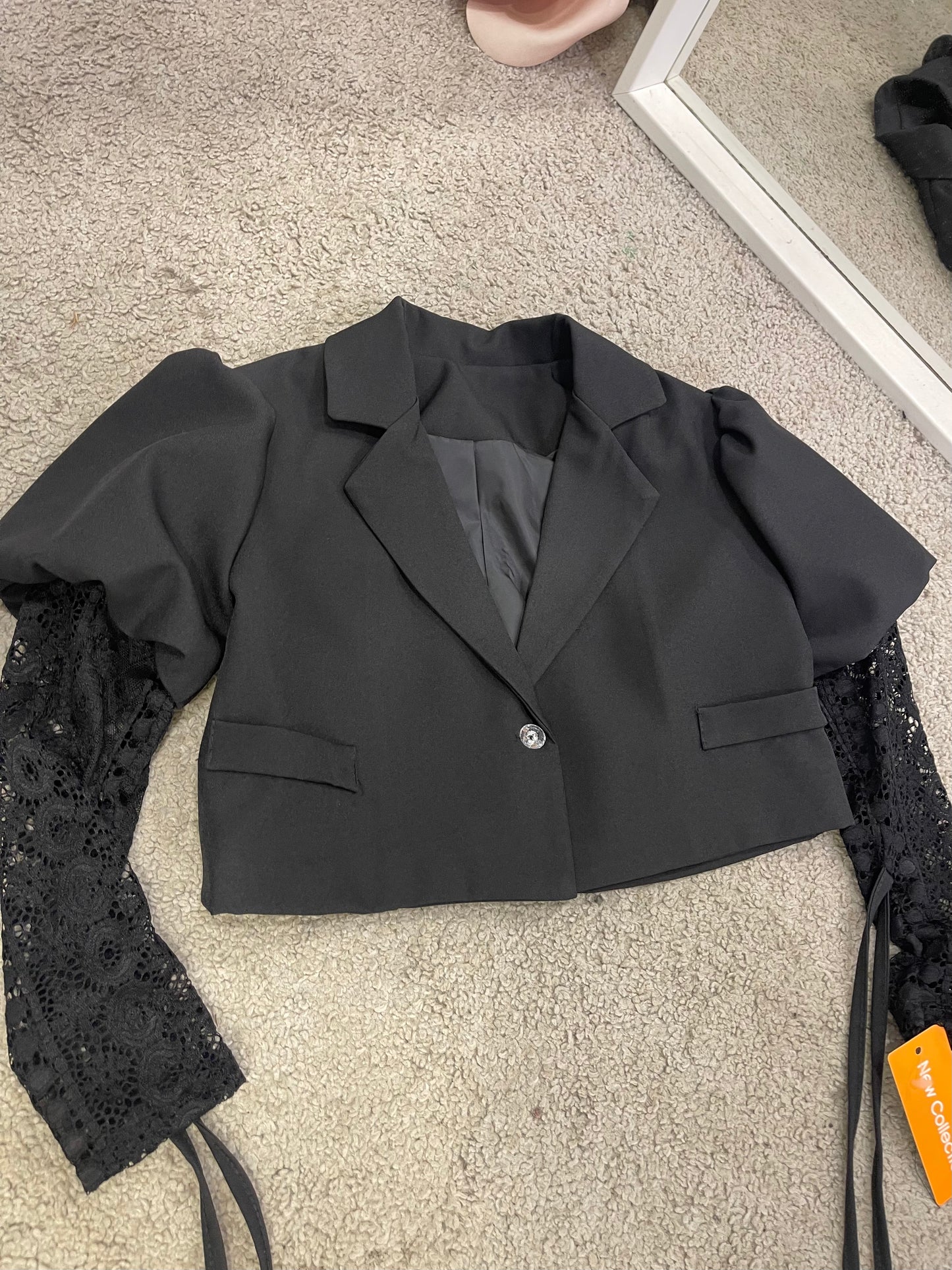 Giacca crop manica in pizzo